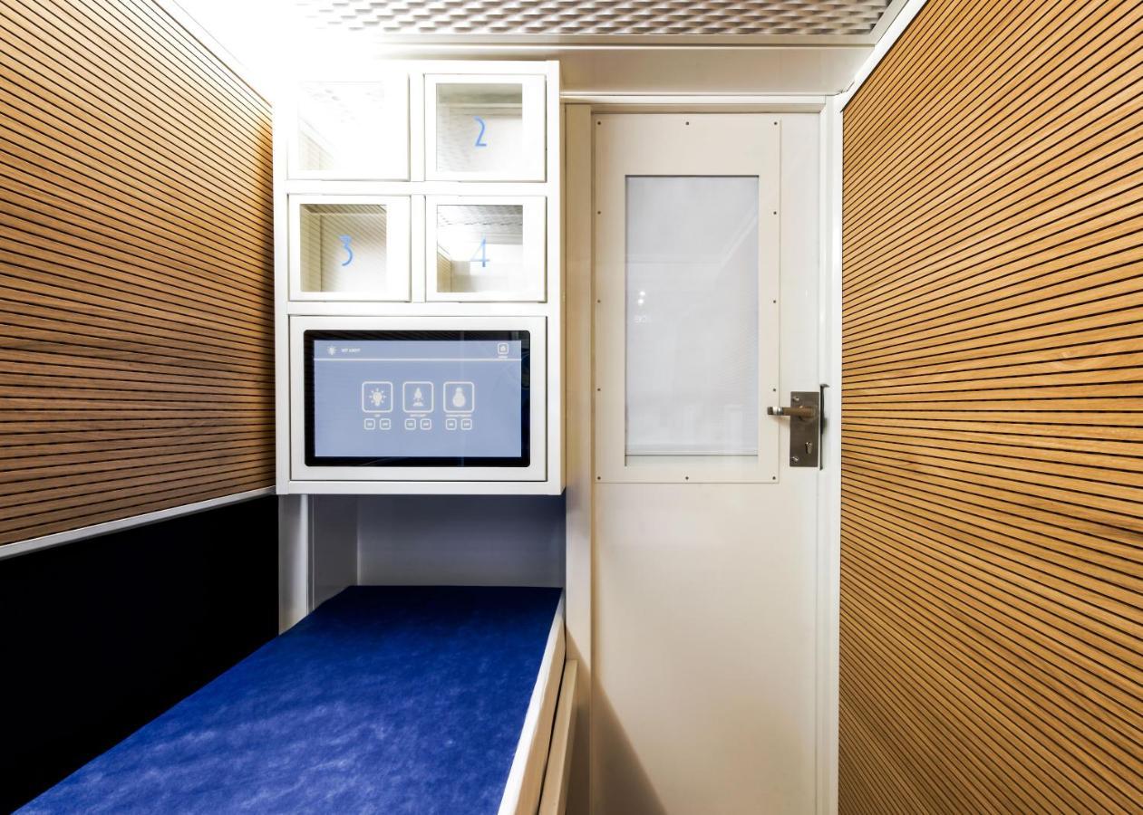 Resting Pods - Zzzleepandgo Vce Venice Airport Capsulehotel
